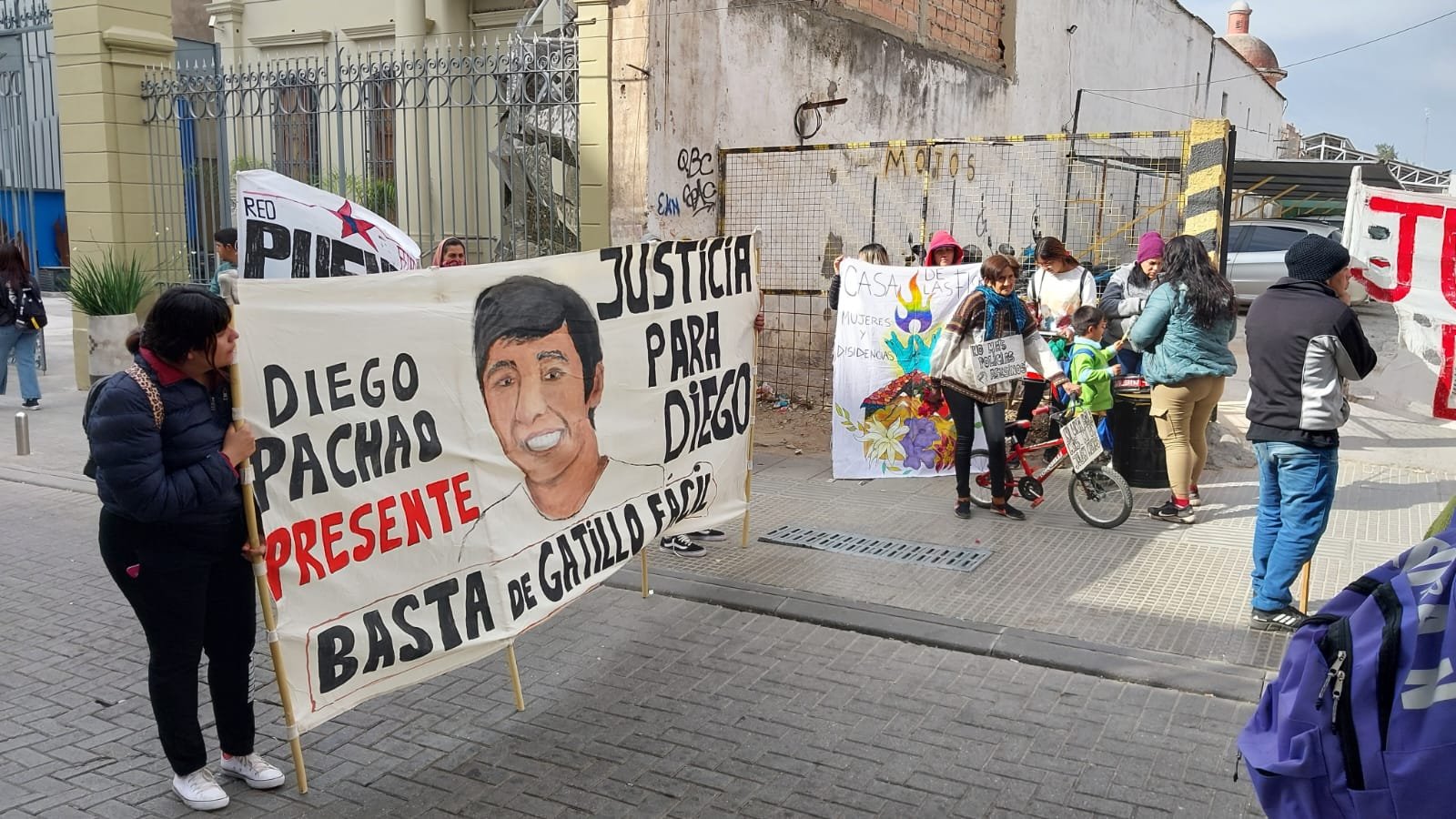 Familiares y amigos de Diego Pachao exigen justicia y juicio político a la Corte de Justicia
