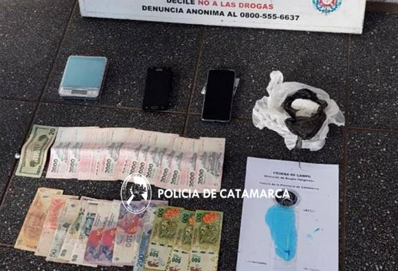 Policías incautan cocaína y dinero en un operativo en la Terminal de Ómnibus 