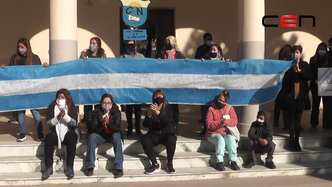 Nueva protesta de los docentes del Colegio Nacional por el mal estado ...