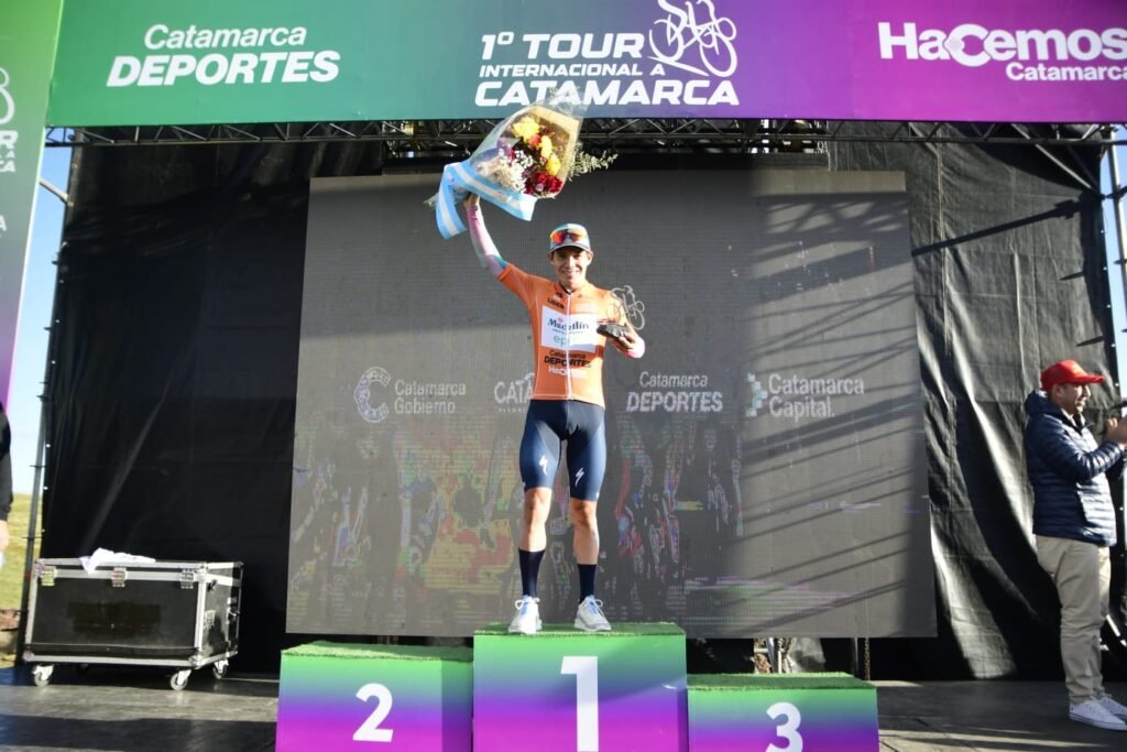 Supermán López Mostró Que En La Montaña Puede Y Ganó La Etapa Reina 5772