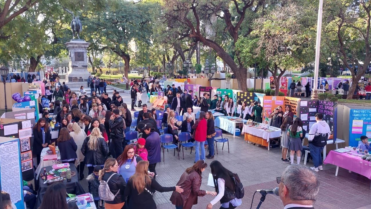 Más de 300 alumnos participan de la Feria de Educación, Arte, Ciencia y ...