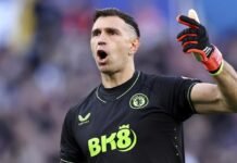 Preocupación en la Selección argentina: Dibu Martínez se lesionó en el calentamiento con Aston Villa