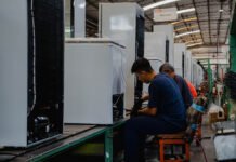 Tapar el sol con un dedo