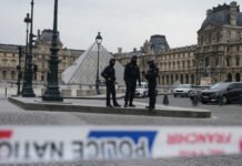 El robo millonario del Louvre apunta a una banda amateur: entre los detenidos hay una pareja con hijos