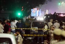 Al menos 8 muertos y 19 heridos por la explosión de un auto en India