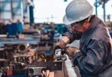 La industria y la construcción mostraron mejoras en marzo, aunque la actividad fabril sigue en baja en el trimestre