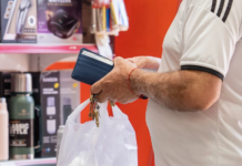 Más del 60% de los argentinos ajustaron sus gastos cotidianos