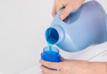 ANMAT prohíbe la venta de un jabón líquido para ropa por riesgo para la salud