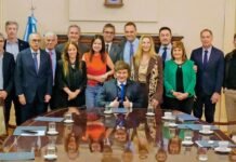 Casa Rosada reúne a la mesa política y al gabinete para ordenar la agenda parlamentaria