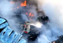 Voraz incendio destruyó dos depósitos en el parque industrial de Tigre y obligó a un amplio despliegue de emergencia