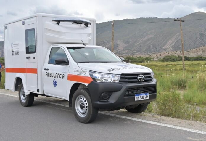 Laguna Blanca recibió una ambulancia 4x4 para acceso a zonas complejas (3)