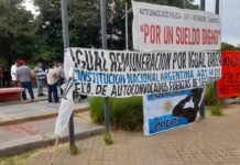 Familias policiales se manifestaron en el Parque de los Niños y reclamaron una urgente recomposición salarial