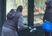 Roban con mazos una joyería en Londres y se llevan un importante botín a plena luz del día
