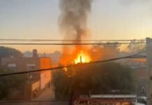 Violento incendio en Merlo: estallan garrafas, hay heridos y casas afectadas