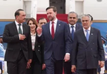 El vicepresidente de Estados Unidos llegó a Pakistán para negociar un acuerdo de paz con Irán