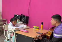 Una alumna catamarqueña emociona en redes con su voz y una zamba que se volvió viral