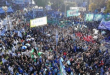 Con duras críticas, la CGT copó Plaza de Mayo en la previa del 1° de Mayo