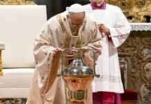 León XIV encabezó su primera Pascua y advirtió sobre la violencia en el mundo