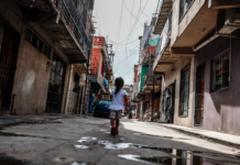 Casi 6 de cada 10 niños son pobres en la Argentina y el 30% no come regularmente, según la UCA