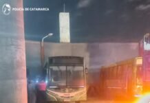 Incendio de un colectivo en el taller de la empresa 25 de agosto