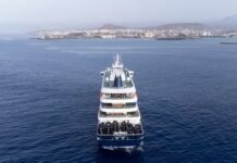 El crucero afectado por el brote de hantavirus comenzó a evacuar pasajeros en Canarias