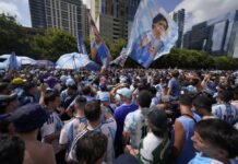 Los hinchas argentinos realizaron un banderazo en Dallas antes del duelo con Austria