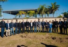 El gobernador de la provincia se reunió con intendentes del Este para analizar la situación económica y coordinar obras