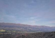 Tras un intenso operativo rescatan a un hombre que sufrió una caída mientras volaba en un parapente en Santa María