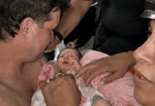 Rescataron con vida a un bebé que pasó 32 horas bajo los escombros en Venezuela