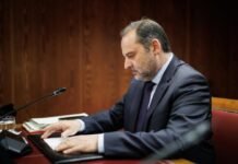 España: condenan a más de 24 años de prisión a un exministro de Pedro Sánchez por corrupción