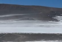 Más de 30 camionetas quedaron varadas por una intensa nevada en la cordillera de Fiambalá