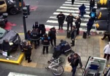 Un taxi atropelló a tres personas en Flores: un ciclista sufrió una fractura expuesta