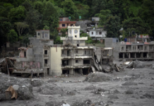 Desastre en Nepal: 955 muertos y miles de desaparecidos tras las inundaciones
