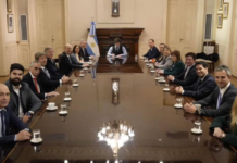 Milei volverá a encabezar hoy una reunión de gabinete y mañana recibirá a los legisladores de La Libertad Avanza