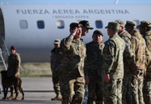 El ministro de Defensa buscó bajar la tensión con el Reino Unido: “El reclamo por Malvinas es por vía diplomática y pacífica”