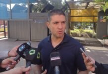 Figueroa propuso reubicar a los revendedores para liberar la Plaza 25 de Mayo