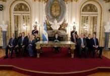 “Las Malvinas son argentinas, los isleños no tienen derecho a la autodeterminación”