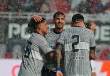 Boca venció 2-0 a San Lorenzo bajo la lluvia y se quedó con el clásico
