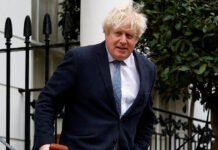 Boris Johnson pidió refuerzos para las Islas Malvinas tras el discurso de Milei