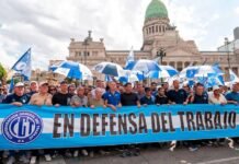 La CGT marchó contra el Gobierno y reclamó medidas para la industria nacional