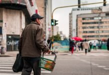 La informalidad laboral llegó al 45% en Argentina y supera el 80% en varias ciudades del norte