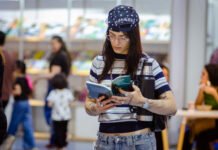 Viernes en la Feria del Libro: Gabriela Exilart, Pedro Saborido y Manuel Cantón, entre los destacados de la jornada