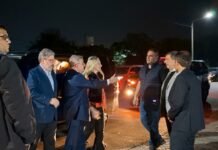 Karina Milei y Luis Caputo visitaron una fábrica textil en Catamarca junto a Jalil
