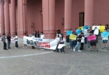 Se lleva a cabo una marcha contra el bullying en la Plaza 25 de Mayo